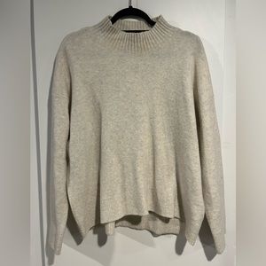 Uniqlo White Cream Oversized Low-Turtleneck Wool-Like Sweater